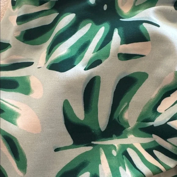 Zella Girls 5/6 NWT Tropical Green Leaf Strappy Sports Bra Sporty Activewear - Picture 4 of 4